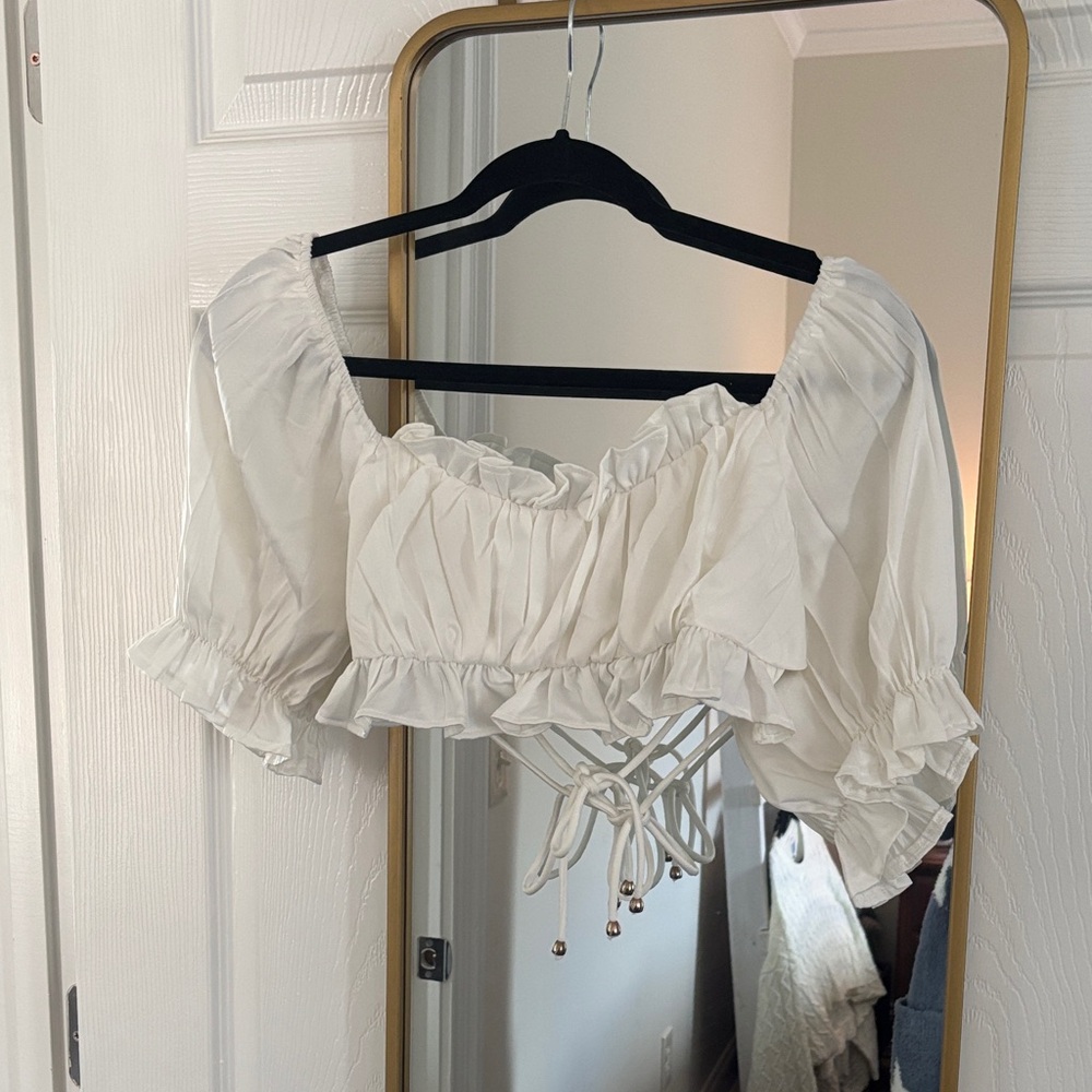 Chic White Ruffled Crop Top